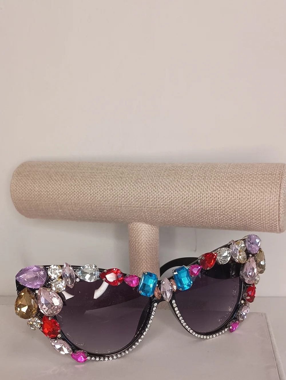 Women's oversized vintage-inspired cat-eye sunglasses NWT